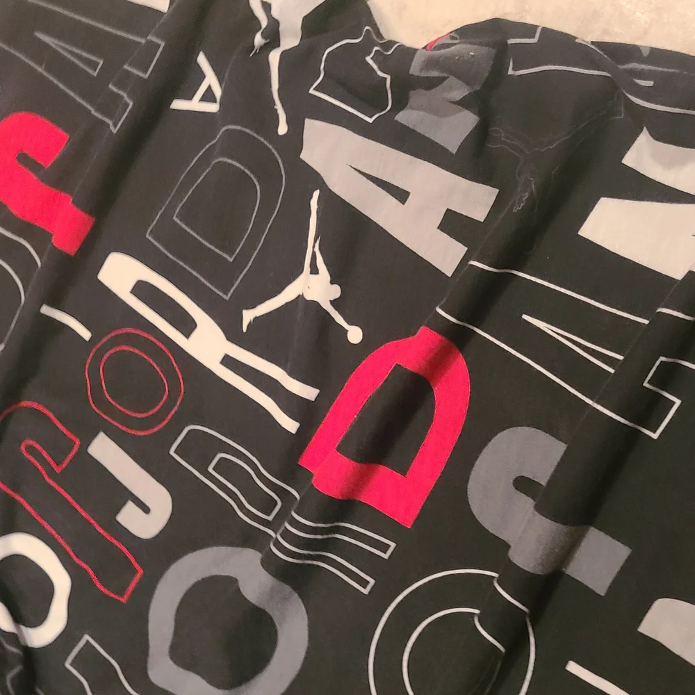Jordan Kids Graphic T-Shirt - Black and Red - Picture 5 of 5
